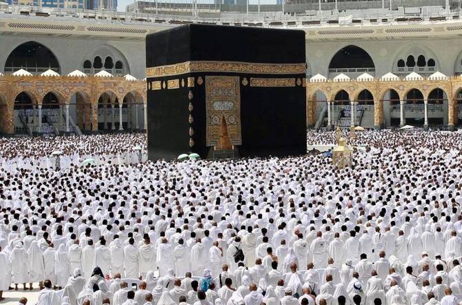 alt="Saudi Arabia Approves 10–15 Days Hajj Leave for First-Time Pilgrims"