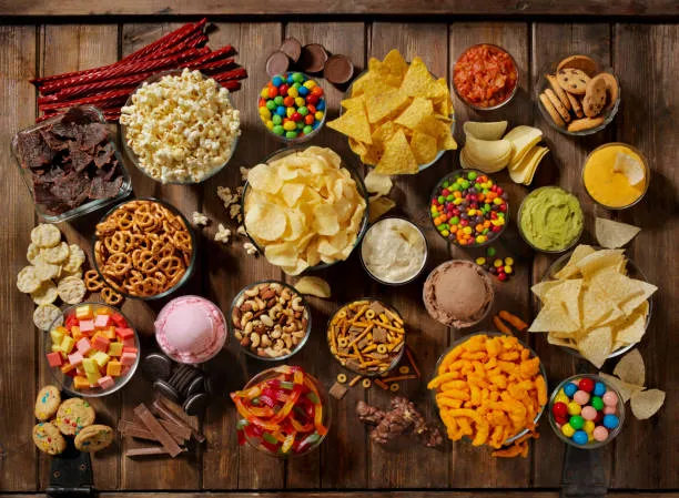 alt="UAE Snacking Boom Fueled by Strong Appetite and Deep Pockets"
