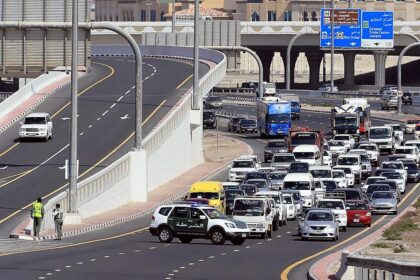 alt="Common UAE driving errors that might result in expensive fines"