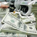 alt="US Dollar Falls to 1-Month Low: UAE Expats See Remit Opportunity"