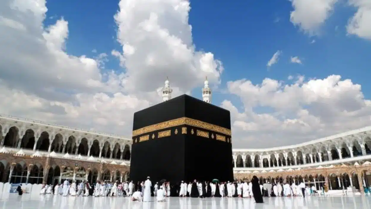 alt="UAE Increases Hajj Support for 6,200 Emirati Pilgrims through Seamless Planning"