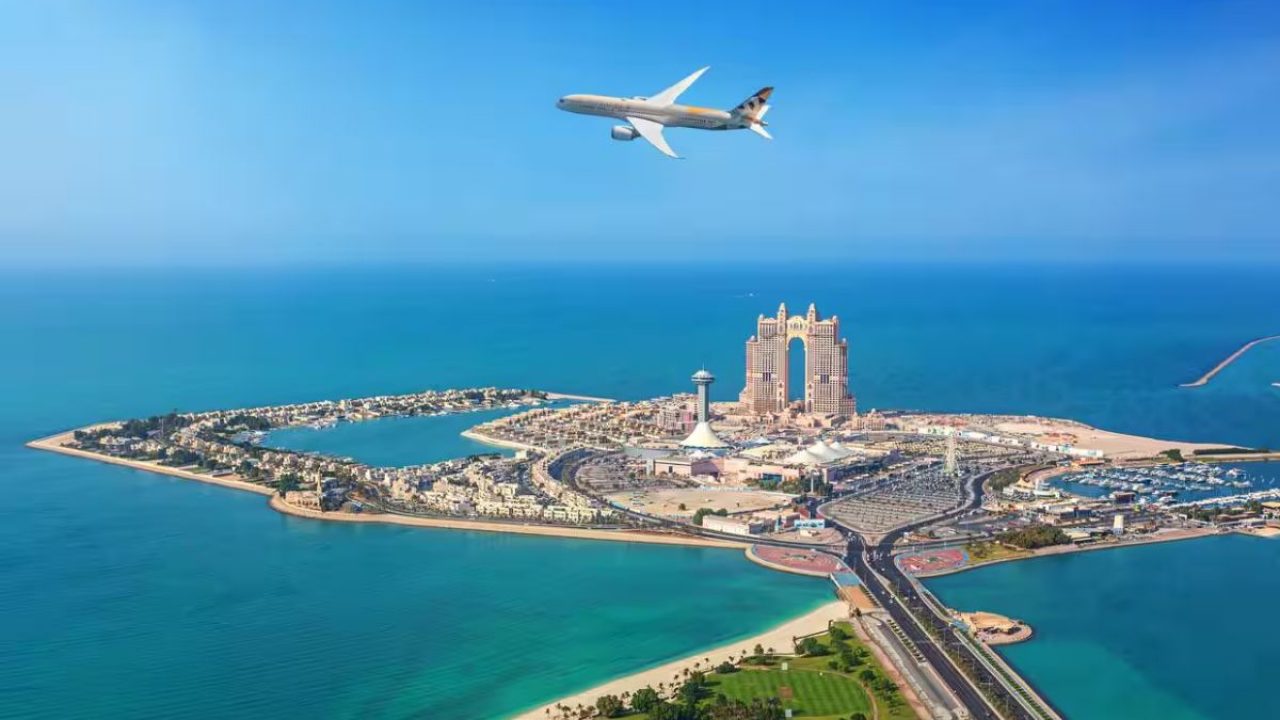 alt="Abu Dhabi Stopover Programme Soars with 76% Visitor Spike in 2025"