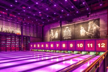 alt="Dubai Bowling Boom Continues: Fun, Fitness, and Amicable Rivalries"