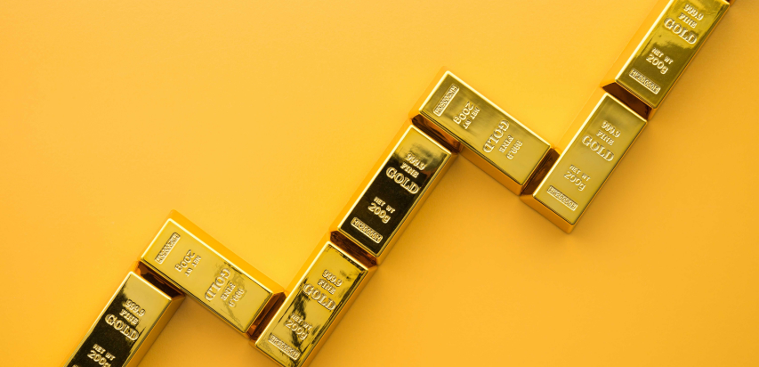 alt="Gold Prices Fall Slightly, But Long-Term Demand Strong for Buyers"