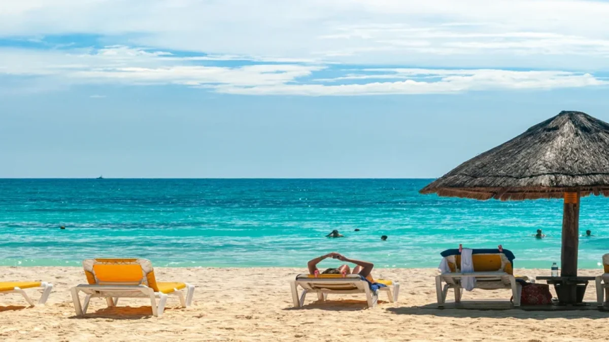 alt="Best Visa-Free Travel Destinations for UAE Residents Summer 2025"