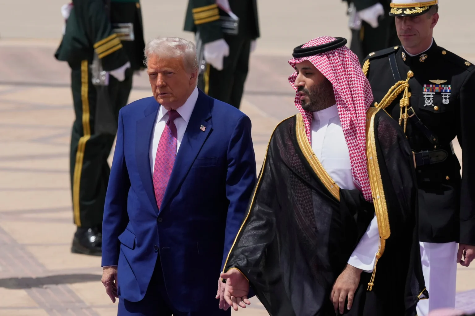 alt="Trump in Saudi Arabia: Gulf Tour Aims at Mega Deals with Musk, CEOs"