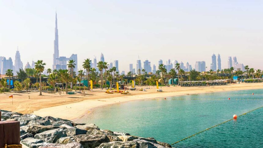 alt="Rough Seas, Dust, and Humidity: UAE Prepares for an Unsettled Weekend"