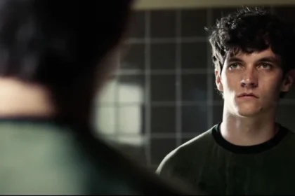 alt="'Black Mirror: Bandersnatch' Expiring Soon on Netflix—Watch Before Leaving"