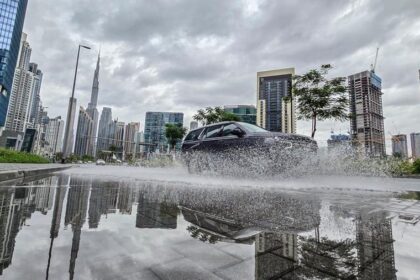 alt="UAE Weekend Weather: Clear Skies, Rain Showers, and Fog Predicted"
