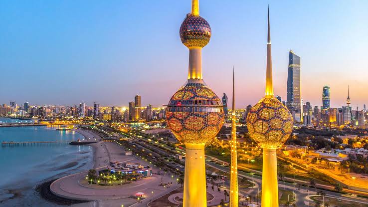 alt="Kuwait Reopens Visas, Welcomes 1,200 Pakistani Nurses for Healthcare"