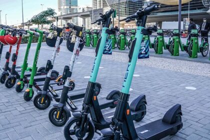 alt="Abu Dhabi Police Alert Public: Misuse of E-Scooters Brings Serious Safety Hazards"