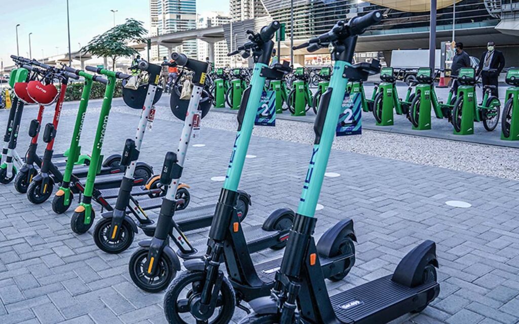 alt="Abu Dhabi Police Alert Public: Misuse of E-Scooters Brings Serious Safety Hazards"