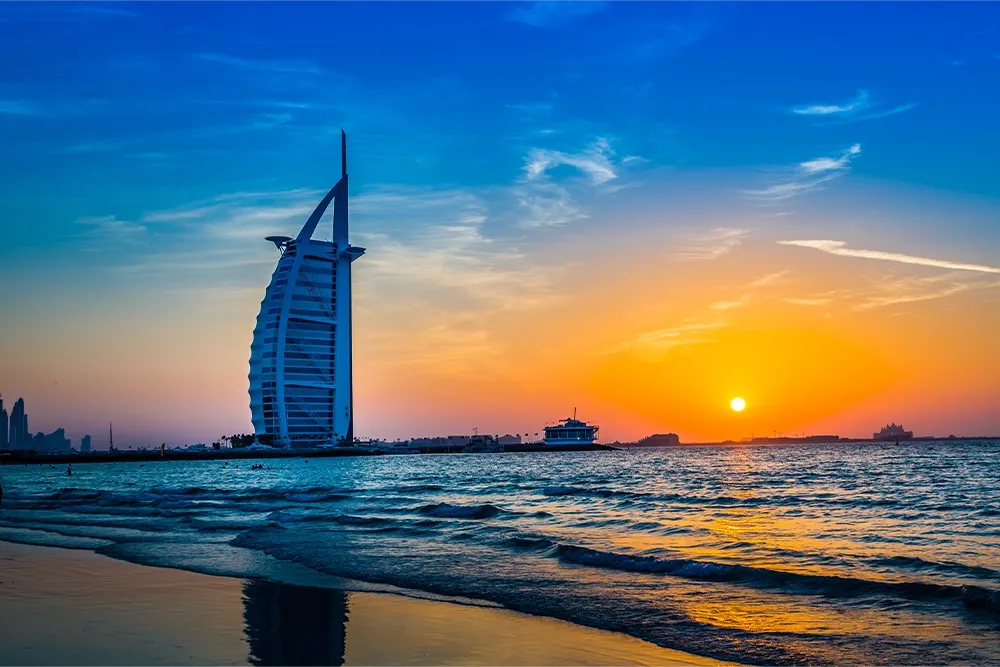 alt="Dubai's Guide to Public Beaches: Swim Day and Night All Summer"