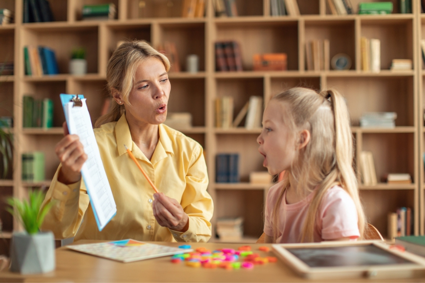 alt="How to Obtain a Free UAE Private Tutor Work Permit in 2025"