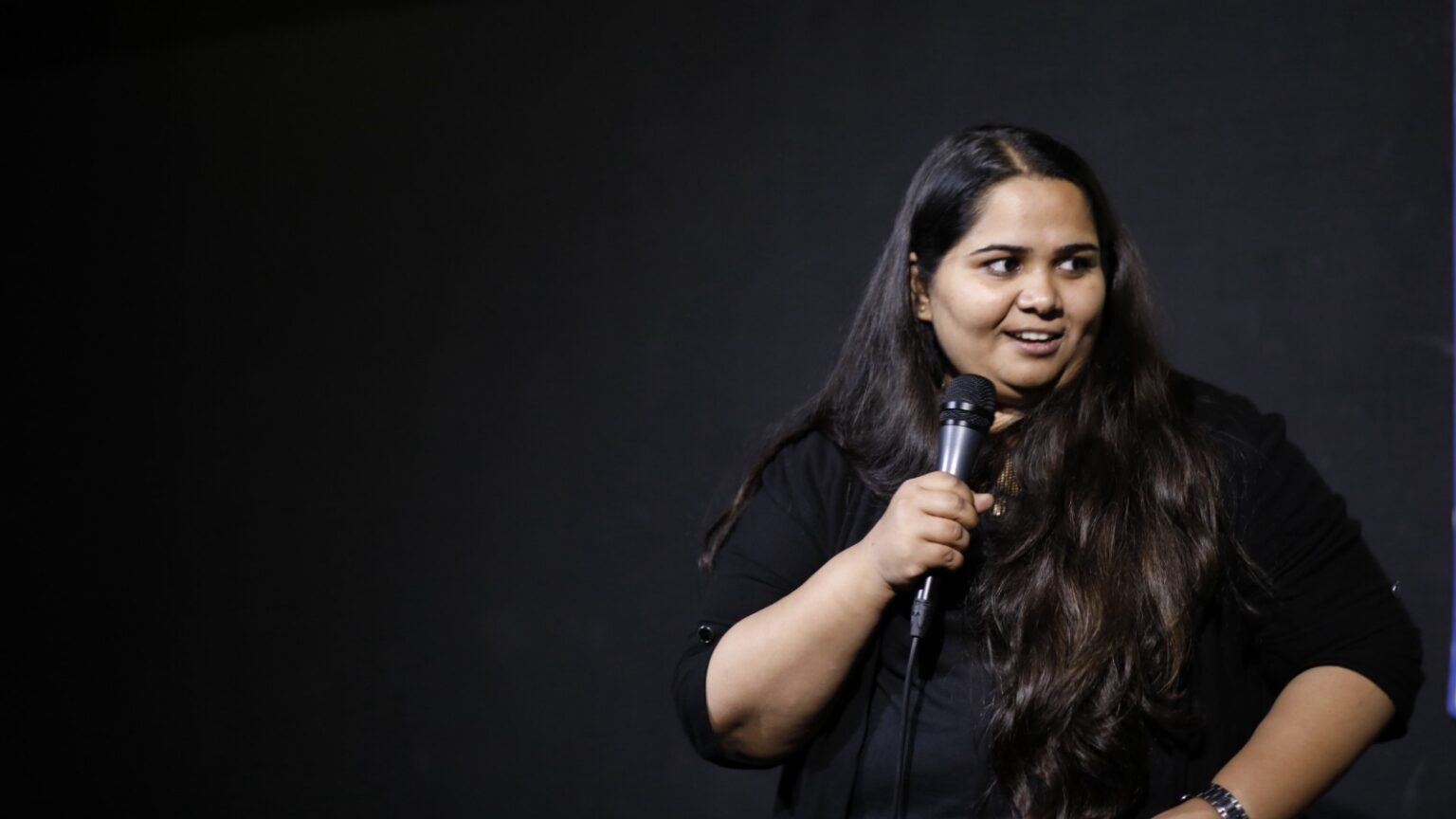alt="Sumukhi Suresh Unleashes Raw Laughs, Attitude, and Self-Love in Dubai"