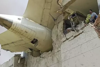 alt="Investigations on Boeing in Turbulence From 737 MAX Disasters to 787-8 Dreamliner Crash "