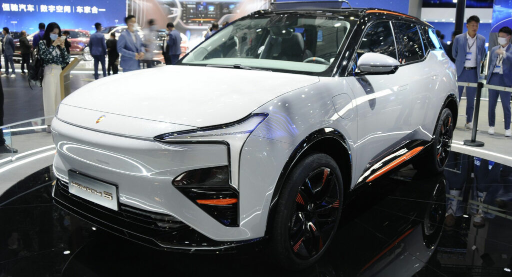 alt="Xiaomi's EV Frenzy: 300,000 SUV Pre-Orders Flood In Within Minutes"