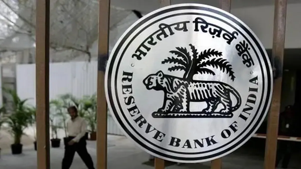 alt="To tighten liquidity and push up short-term rates, the RBI drains $10 billion"