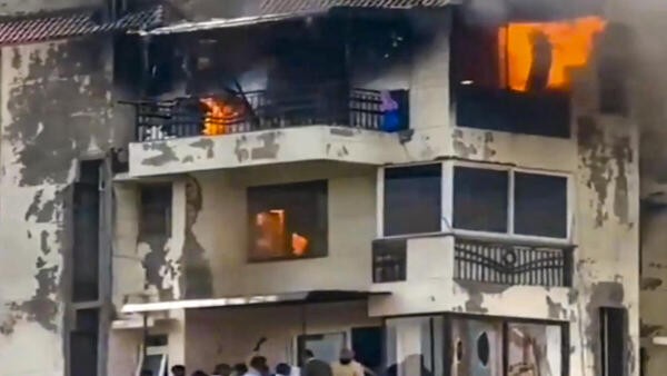alt="Delhi High-Rise Horror: Father, 2 Kids Leap to Death in Midnight Fire Escape Tragedy"