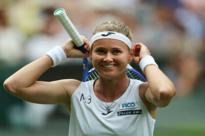 alt="After surviving the Wimbledon scare against Bouzkova, Sabalenka hopes for calm"