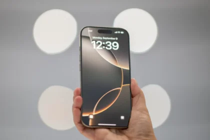 alt="iPhone 17 Pro Max: Cutting-Edge Spec Upgrades That Split Dubai Experts"