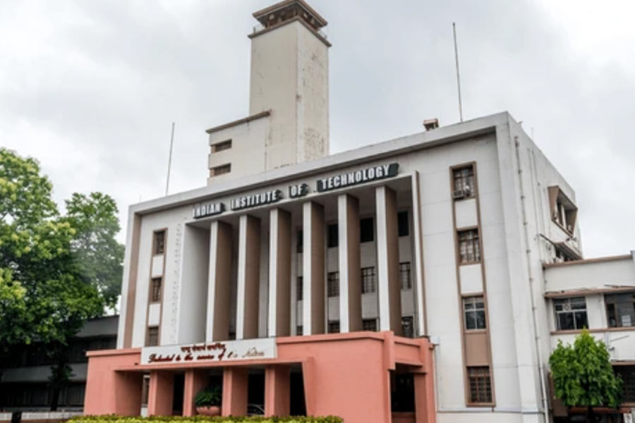 alt="Five Student Deaths at IIT Kharagpur in 2025: Another Tragedy"