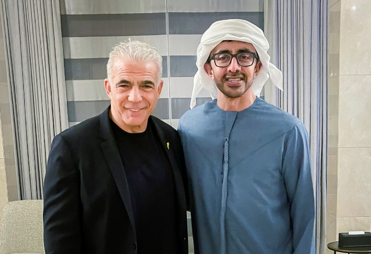 alt="In a crucial meeting, Sheikh Abdullah and Yair Lapid spoke about enhancing UAE-Israeli ties"