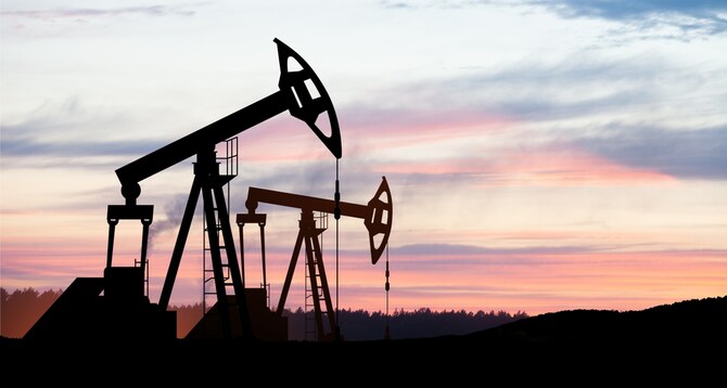alt="Fears of Tariffs and an OPEC+ Output Boost Cause Oil to Drop"