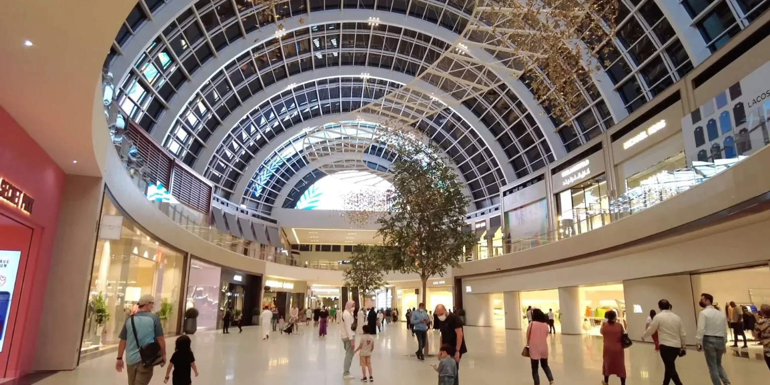 alt="Dubai Malls Become Summer Racetracks: Run, Walk, Repeat"