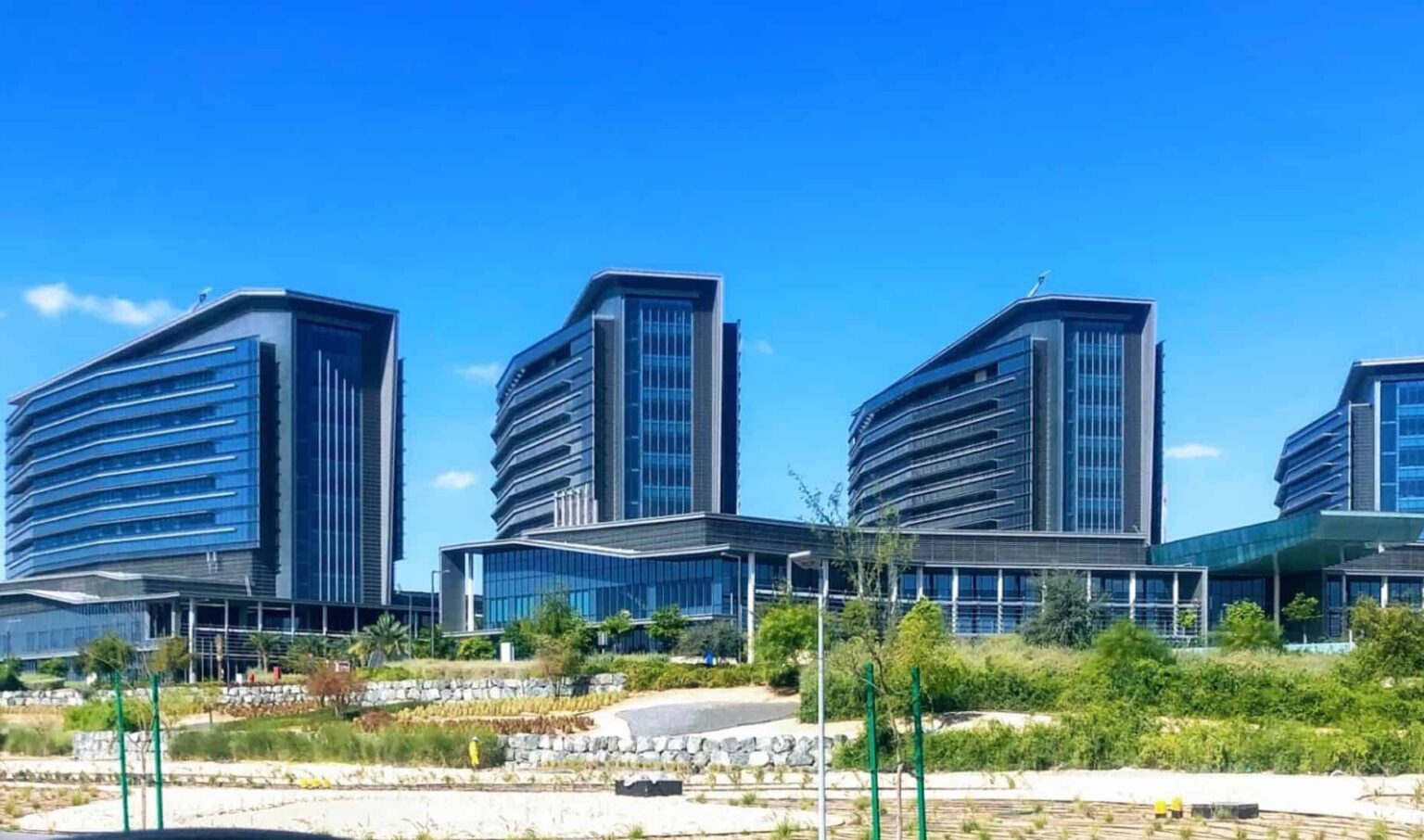 alt="How Abu Dhabi's SSMC Hospital is Fighting Inhaler Pollution"