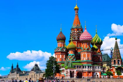 alt="As bilateral relations improve, Russia wants Saudis to be able to travel without a visa"