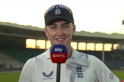 alt="India tighten grip on 2nd Test after Smith, Brook centuries"