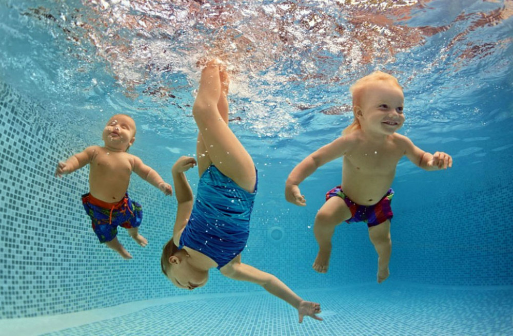alt="Sharjah Police Starts a Summer Swim Programme for Kids to Increase Fitness"