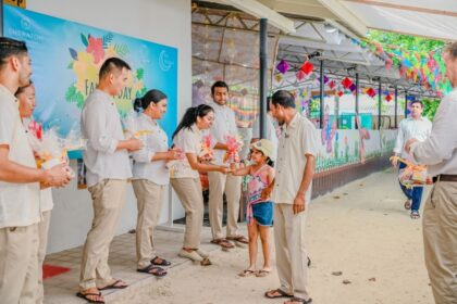 alt="Spreading Joy: Dubai Guard Recognised for Happiness and Positivity "