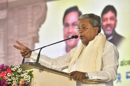 alt="Meta apologises for the erroneous translation of Siddaramaiah's "passed way""