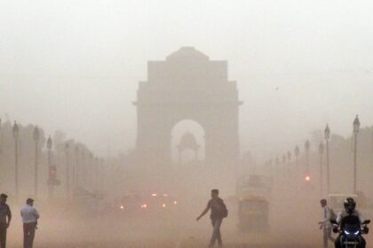 alt="indias-air-pollution-crisis-deepens-in-2025"
