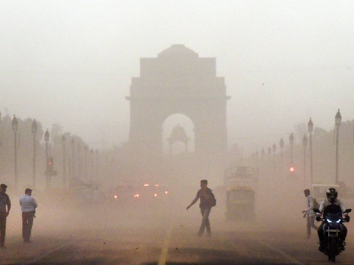 alt="indias-air-pollution-crisis-deepens-in-2025"