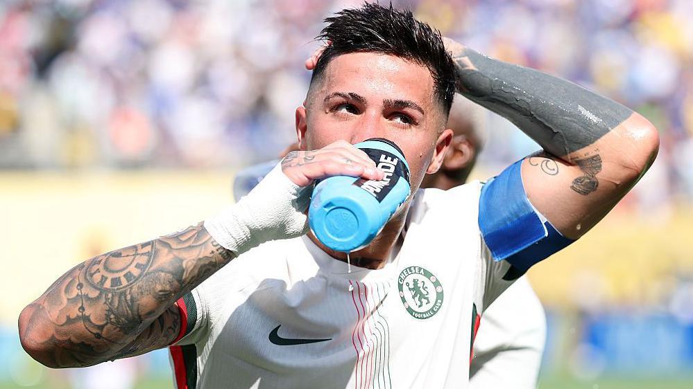 alt="mandatory-3-minute-hydration-breaks-at-the-2026-football-world-cup"
