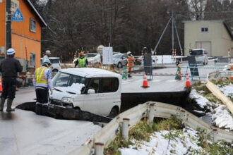 alt="6.7-magnitude-quake-hits-northern-japan-triggers-tsunami-warning"
