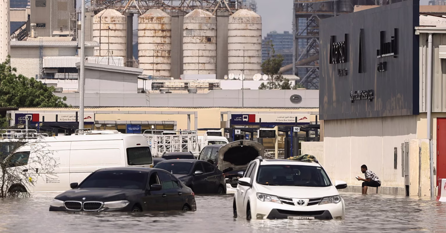 alt="heavy-rain-causes-accidents-and-delays-on-dubai-sharjah-roads"