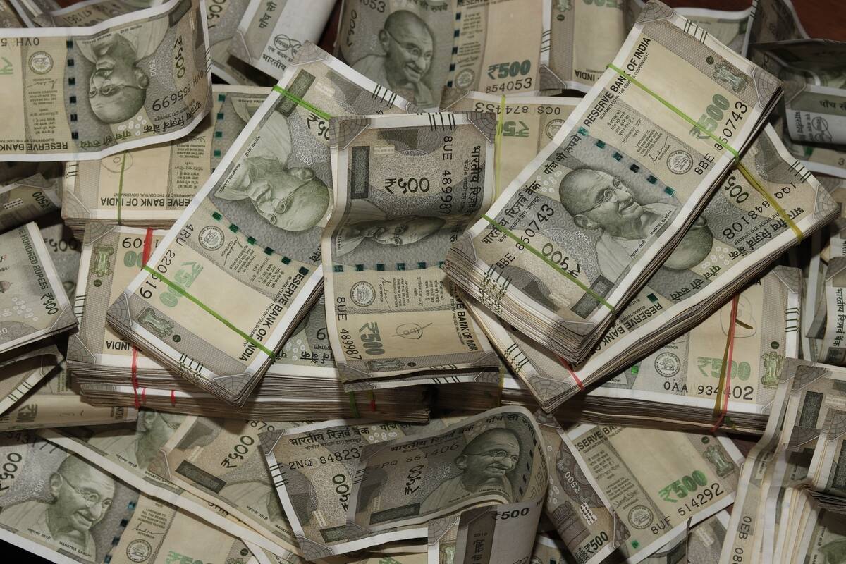 alt="sharp-fall-against-uae-dirham-triggers-remittance-surge"