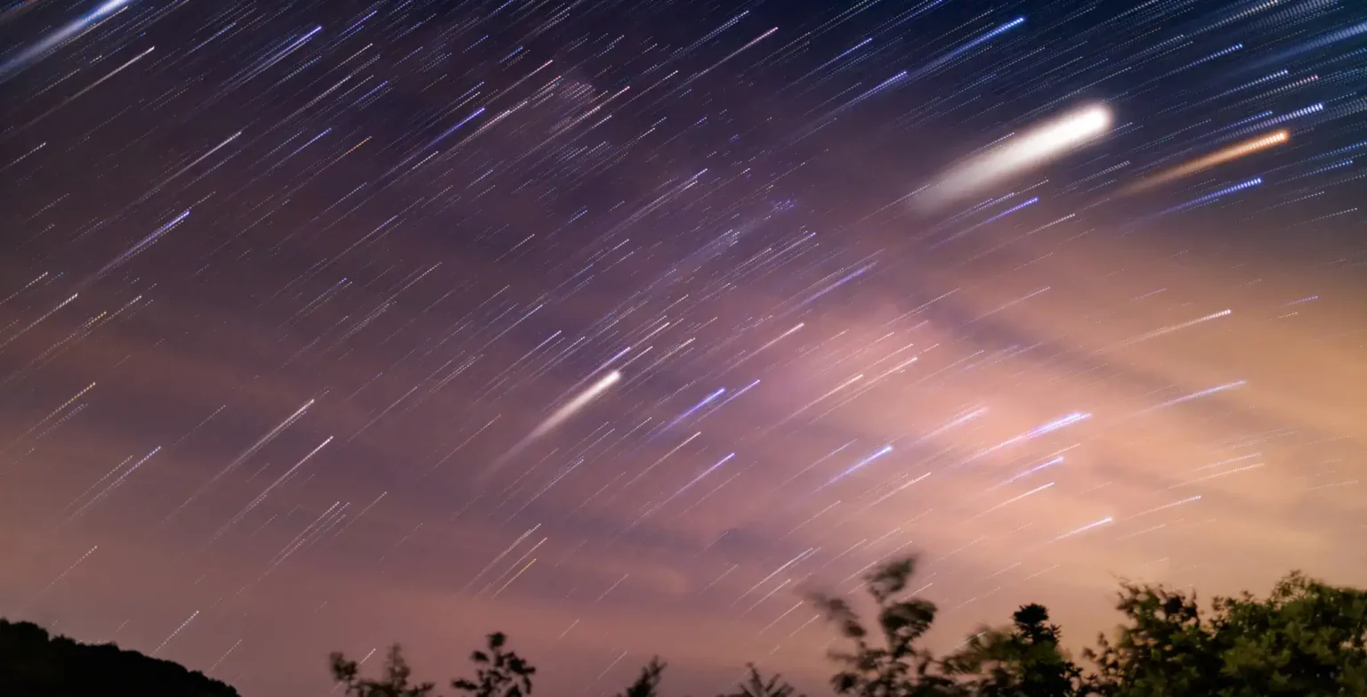 alt="geminid-meteor-shower-set-to-light-up-night-skies-tonight"