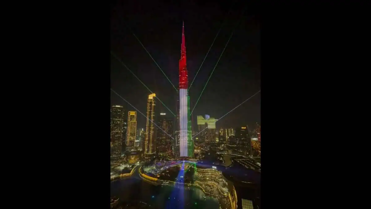 alt="burj-khalifa-lights-up-for-uae-national-day"