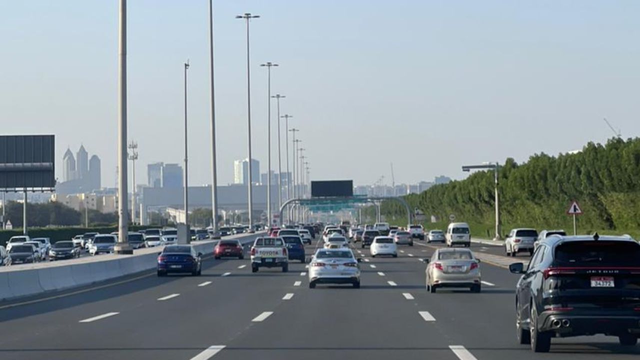 alt="abu-dhabi-traffic-alert-partial-closures-on-king-abdullah-street-until-monday"