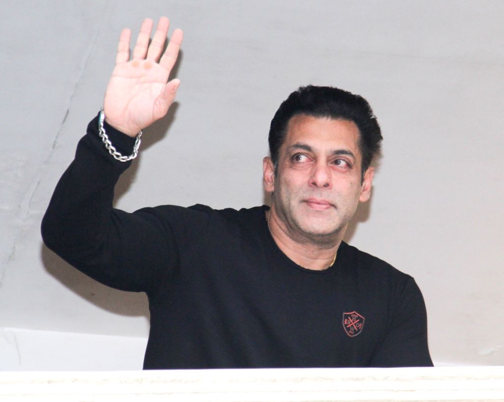 alt="salman-khan-skips-60th-birthday-balcony-wave-thanks-fans-online-instead"