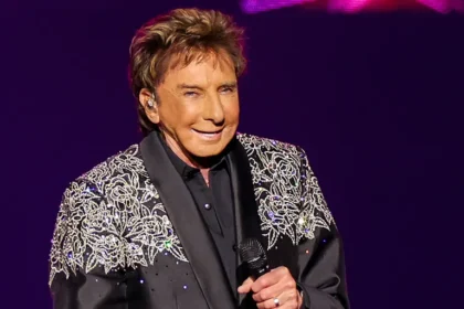 alt="barry-manilow-reveals-lung-cancer-diagnosis-iconic-singer-opens-up-about-health-battle"