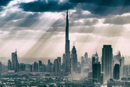 alt="expect-scattered-rain-lightning-hail-and-gusty-winds-today"