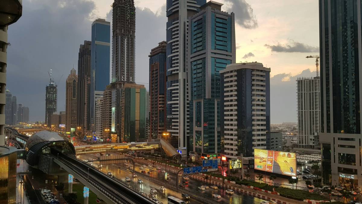 alt="humidity-and-cloud-cover-to-increase-across-uae-this-week"