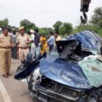 alt="delhi-agra-expressway-crash-kills-4-injures-25"