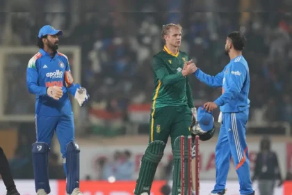 alt="south-africa-beat-india-by-four-wickets-to-level-odi-series"